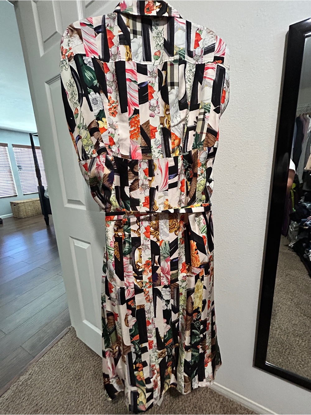 BURBERRY Graffiti Archive Scarf Print Silk Shirt Dress Sleeveless Midi M US 8 UK - Picture 4 of 8